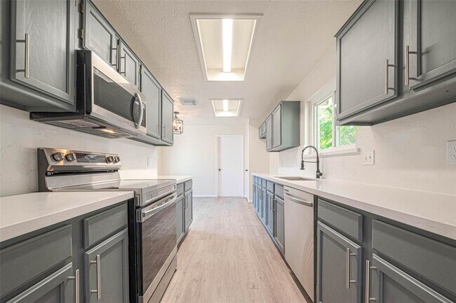Building Photo - 416 Heatherwood Ct
