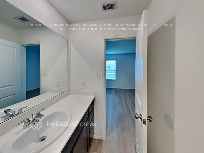 Building Photo - 18819 Charter Elm Dr