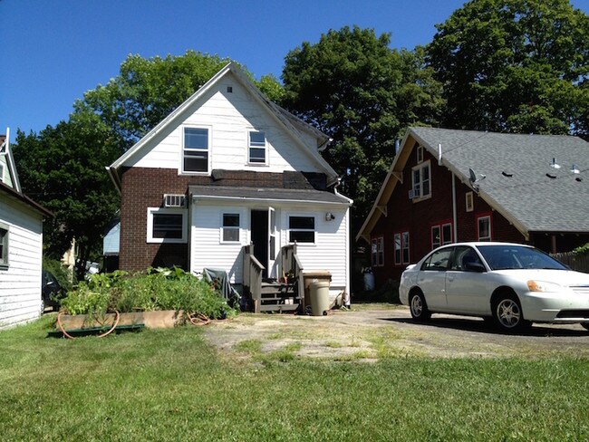 Building Photo - 142 S Marquette St