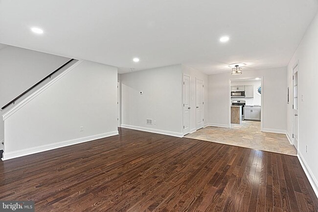 Building Photo - 409 Maiden Ln