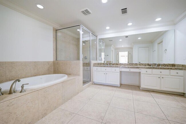 Building Photo - 14470 Summerleaf Ln