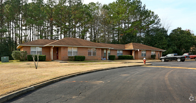 Building Photo - Green Meadows Apartments
