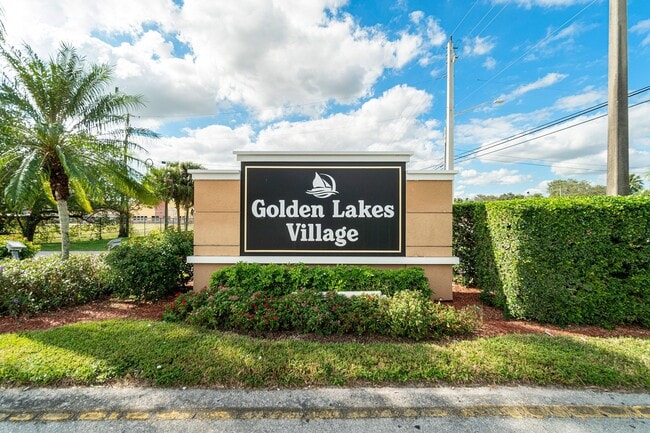 Building Photo - 120 Lake Evelyn Dr