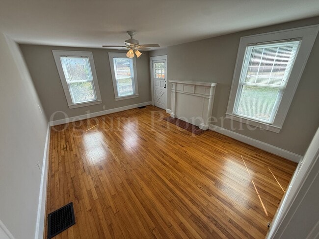 Building Photo - 649 Linville Rd