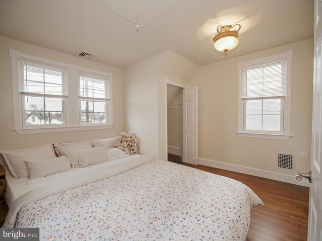 Building Photo - 332 Crown Point Rd