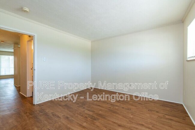 Building Photo - 1685 Alexandria Dr