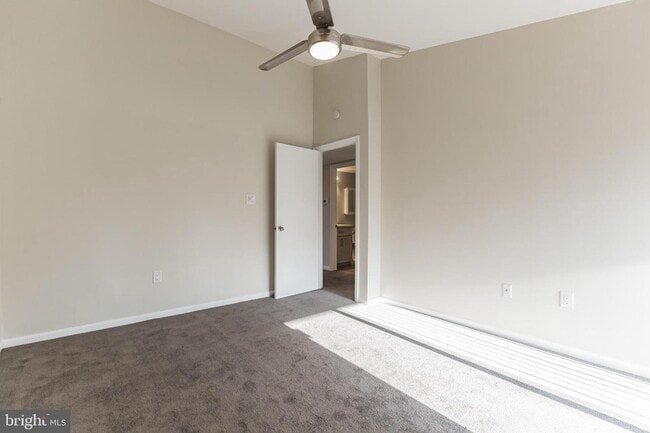 Building Photo - 65 Sandybrook Dr
