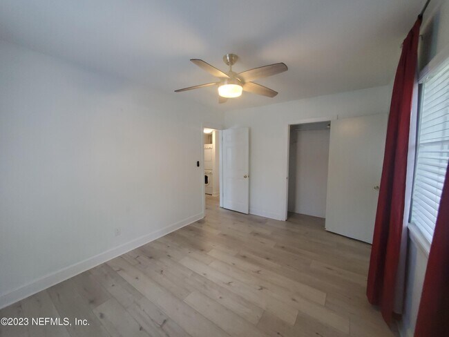 Building Photo - 2159 Riverside Ave