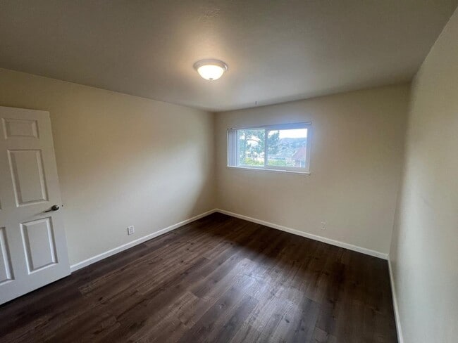 Building Photo - 1580 Higgins Way