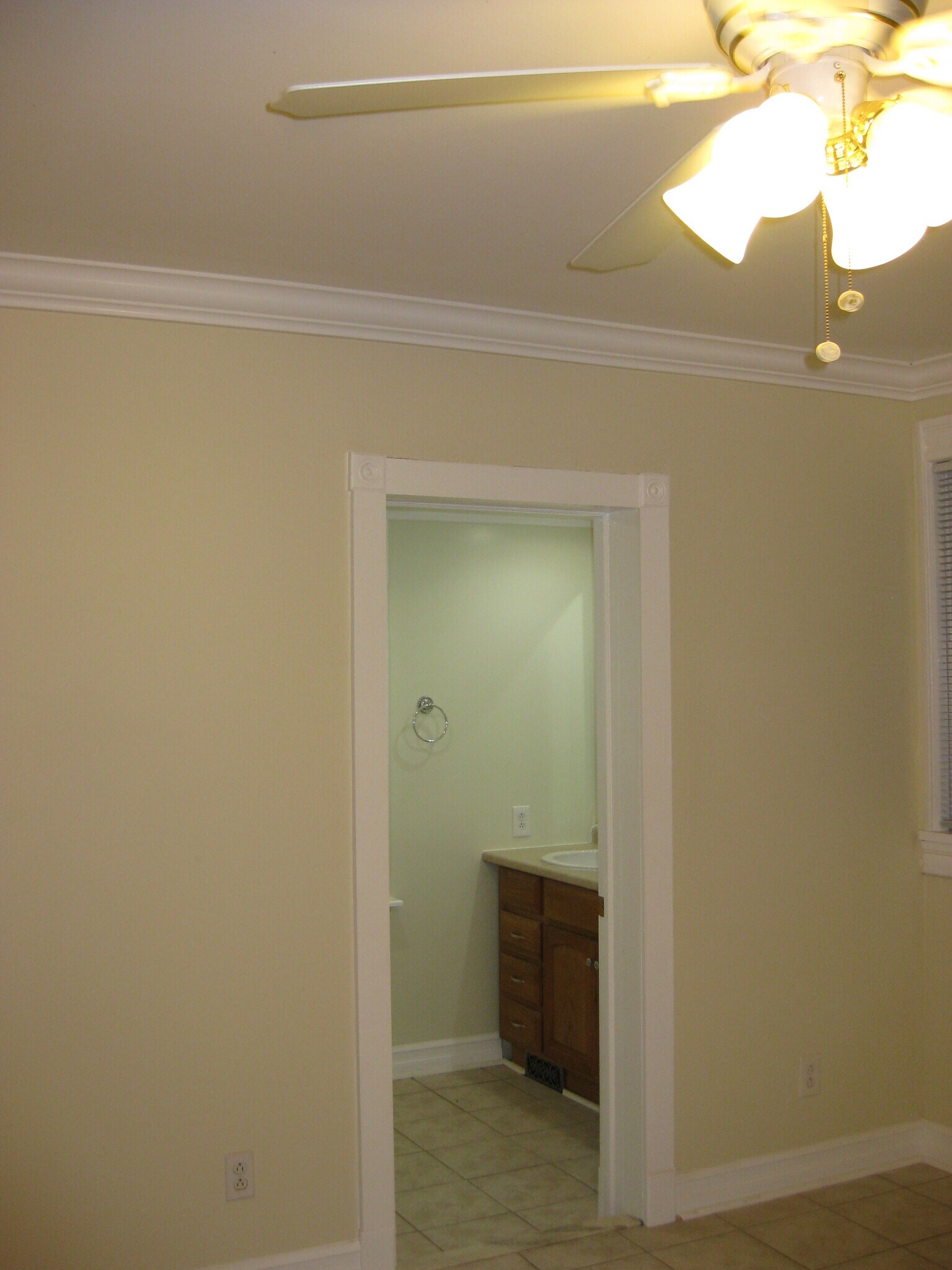Building Photo - 54 Hartsen St