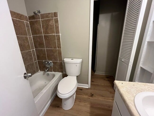 Building Photo - Renovated 4 Bedroom 1 Bath Home for Rent!