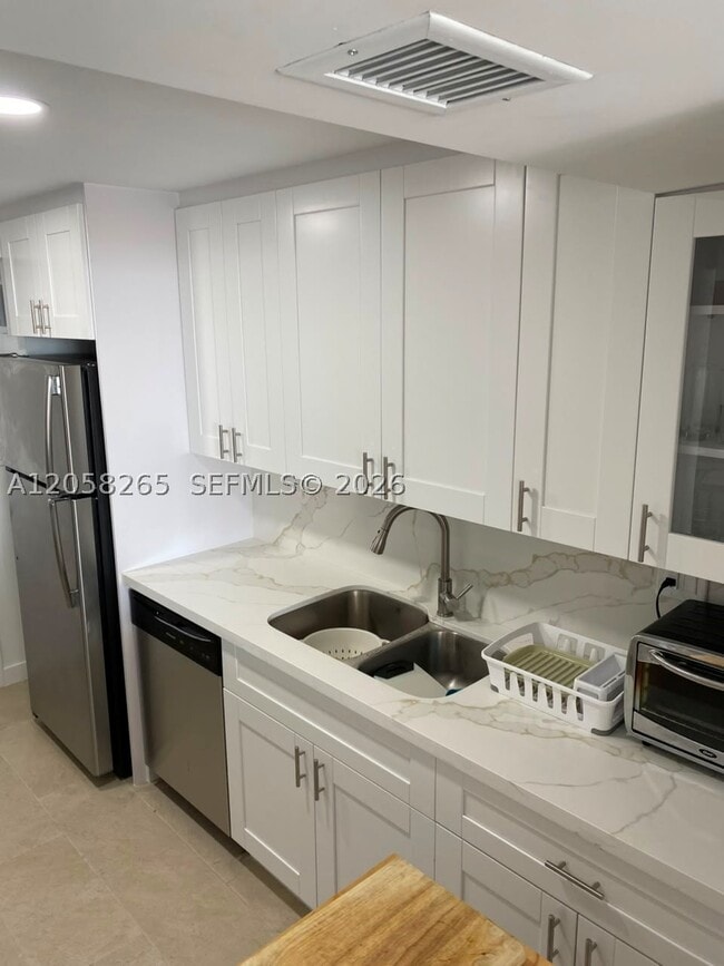 Building Photo - 150 Ocean Ln Dr