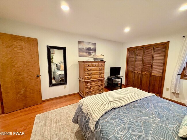 Building Photo - 811 Paddock Ct