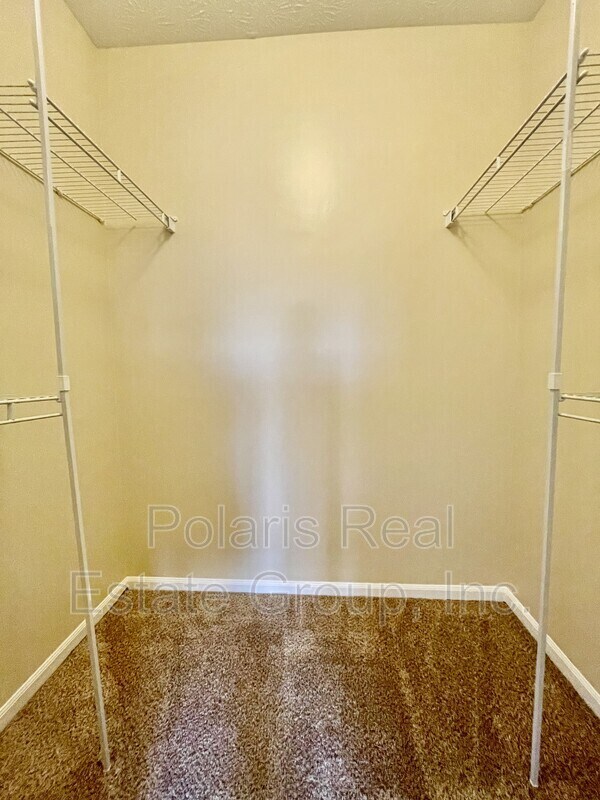 Building Photo - 978 Spring Meadow Dr
