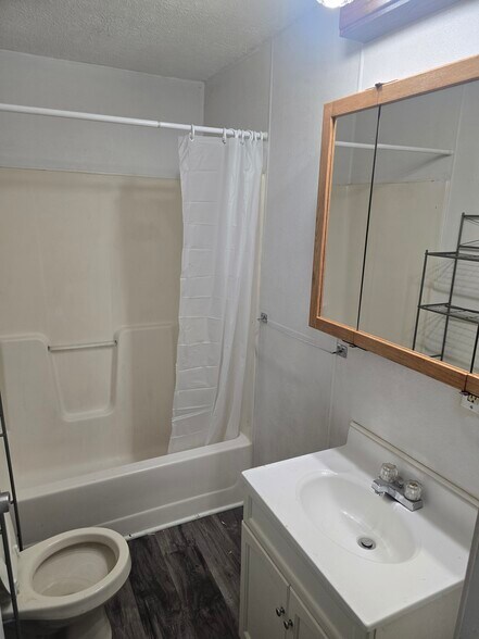 Building Photo - 1824 Park Rd