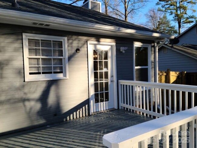 Building Photo - 6613 Farrington Ln