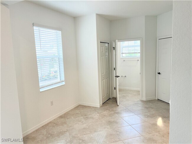 Building Photo - 2775 Blossom Wy