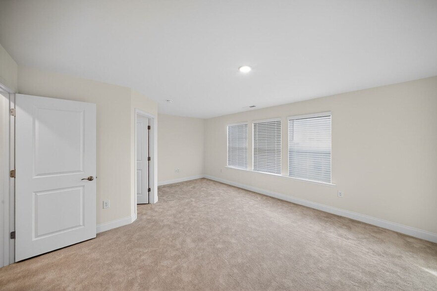 Building Photo - 16 Honeydew Wy