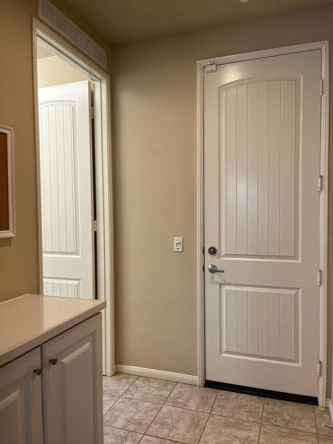 Building Photo - 3 bedroom 2 bathroom Home available in 55+...
