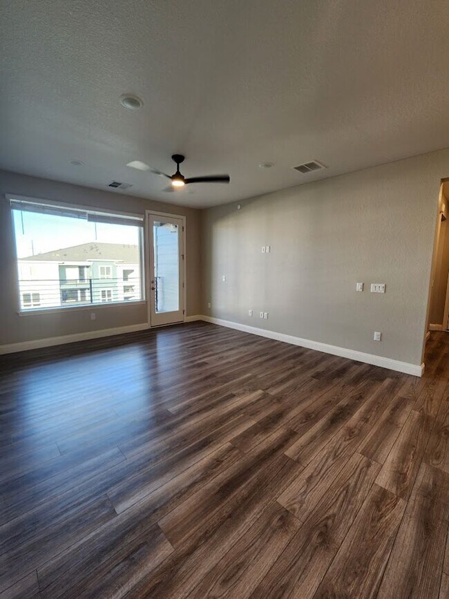Building Photo - 9570 Accord Ln