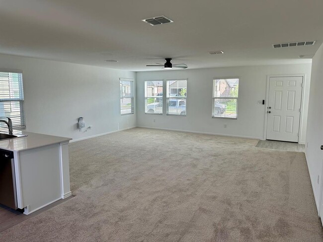 Building Photo - 228 Sormonne Lp