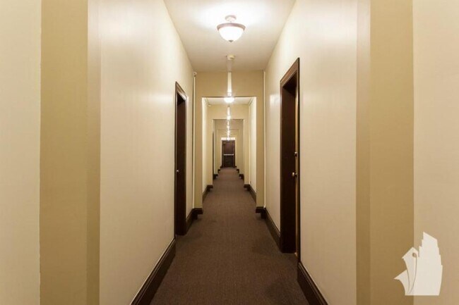 Building Photo - 1 bedroom in Chicago IL 60657