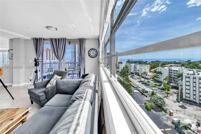 Building Photo - 3161 S Ocean Dr