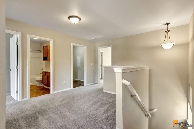 Building Photo - Beautiful 3-Bedroom Half Duplex in Eagle R...