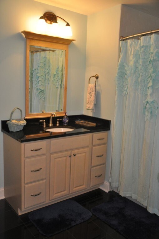 2nd bathroom - 235 N Whittaker St