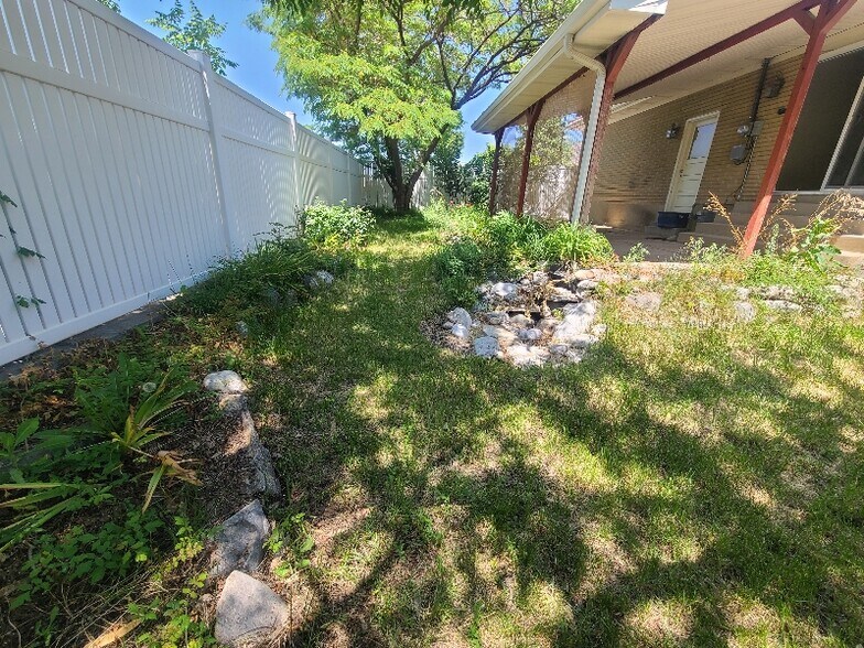 Building Photo - 245 N 600 E