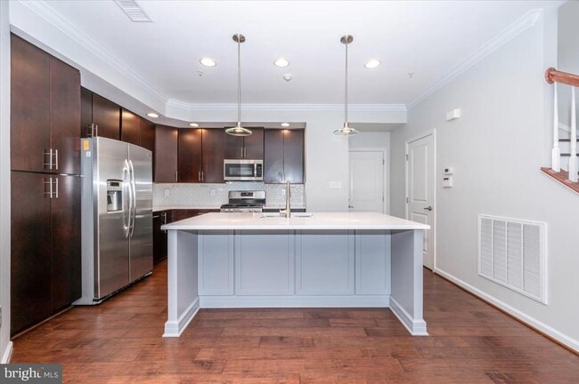 Building Photo - 5059 Small Gains Wy