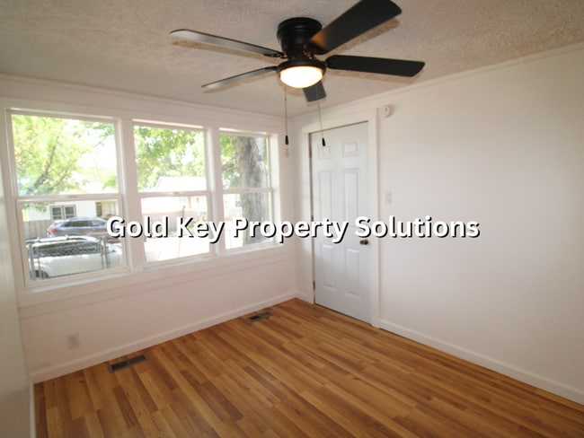 Building Photo - Cute 2 BR 1 BA House in Muncie with Fenced...