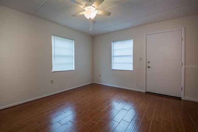 Building Photo - 5221 Bayshore Blvd