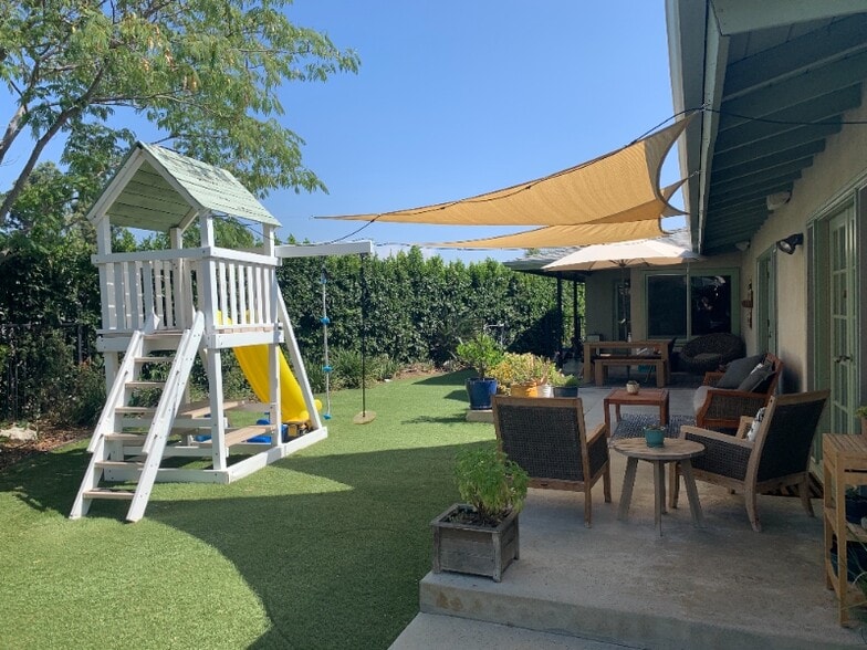 Building Photo - 2660 Byron Pl