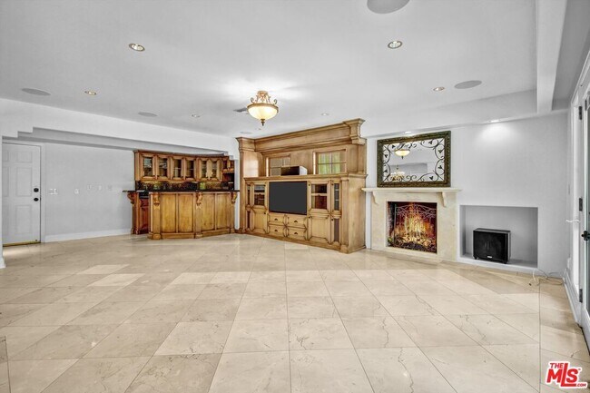 Building Photo - 1515 Outlook Cir