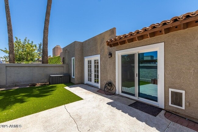 Building Photo - 5114 E Edgemont Ave