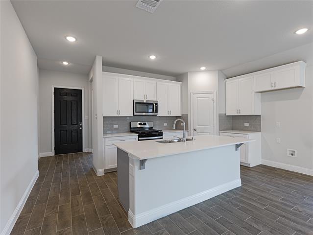 Building Photo - 716 Fencerow Trl