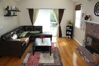 Building Photo - 3 Bedroom Single Family Home with Central A/C