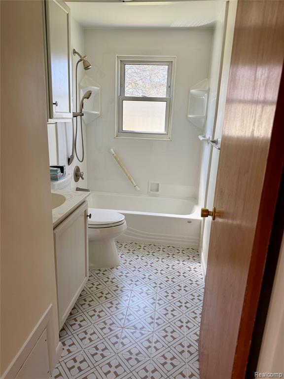 Building Photo - 413 Bridson St