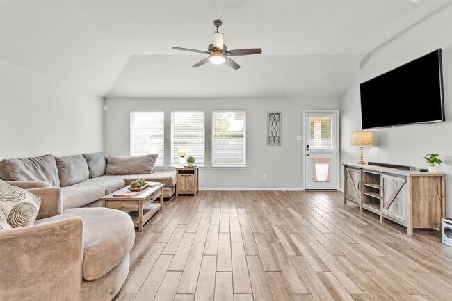 Building Photo - 4330 Umber Shadow Dr