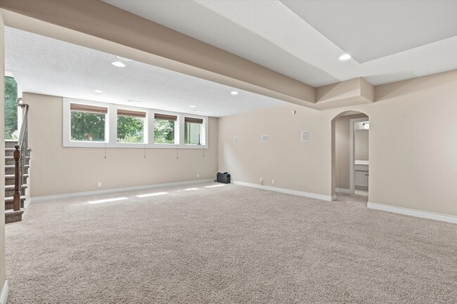 Building Photo - 9638 Zarda Dr