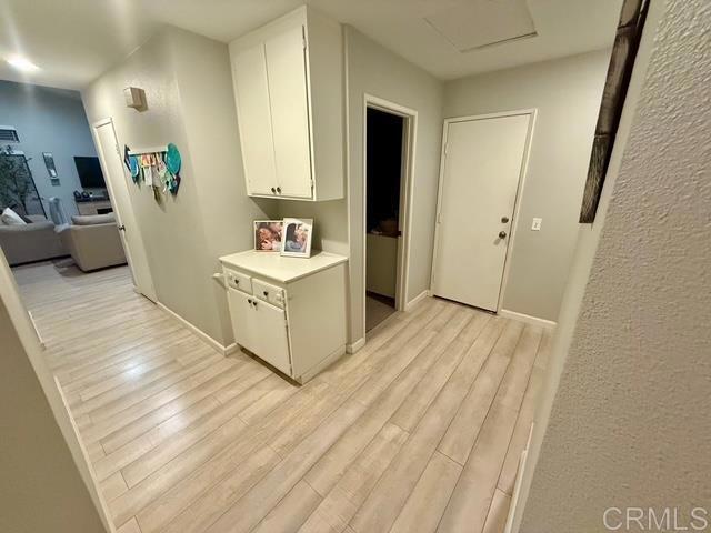 Building Photo - 5211 Robinwood Dr