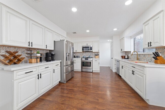 Building Photo - 16026 Autumn Falls Ln