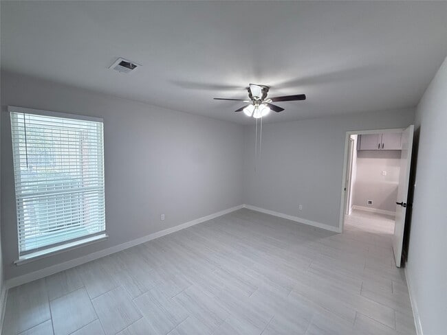Building Photo - 6518 Briar Terrace Dr