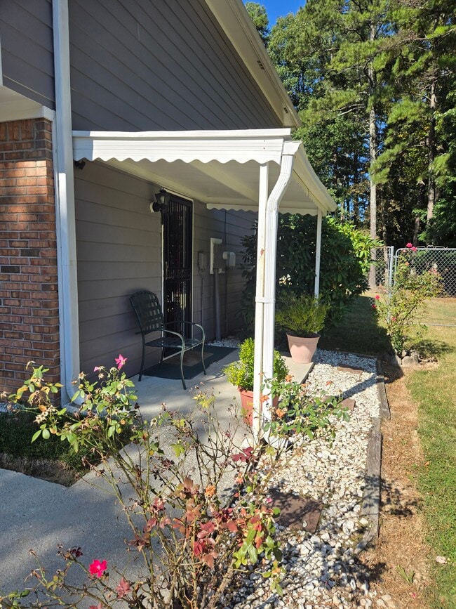 Building Photo - 6383 Grafton Dr
