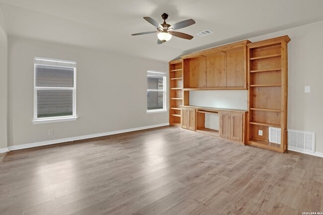 Building Photo - 226 Goldenrod Dr