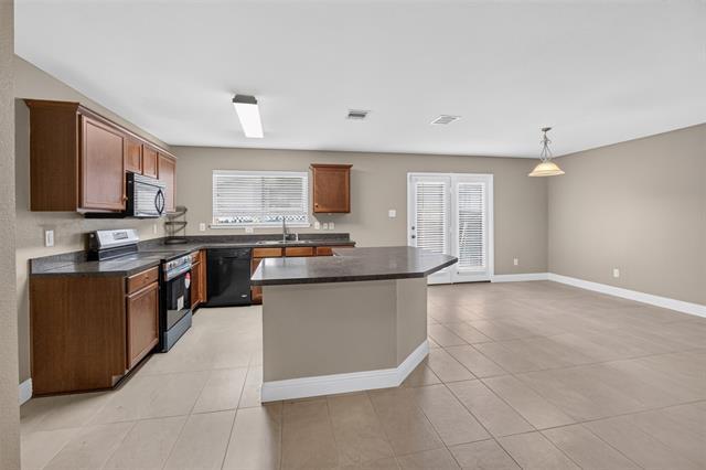 Building Photo - 2215 Splendor Ct