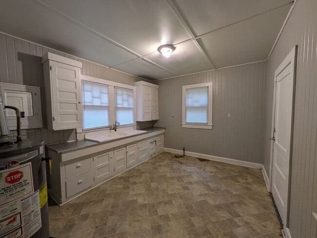 Building Photo - 1275 Doucette Ave