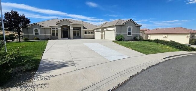 Building Photo - 5 Bed 4 bath 3 car garage Southwest Vistas FOR RENT