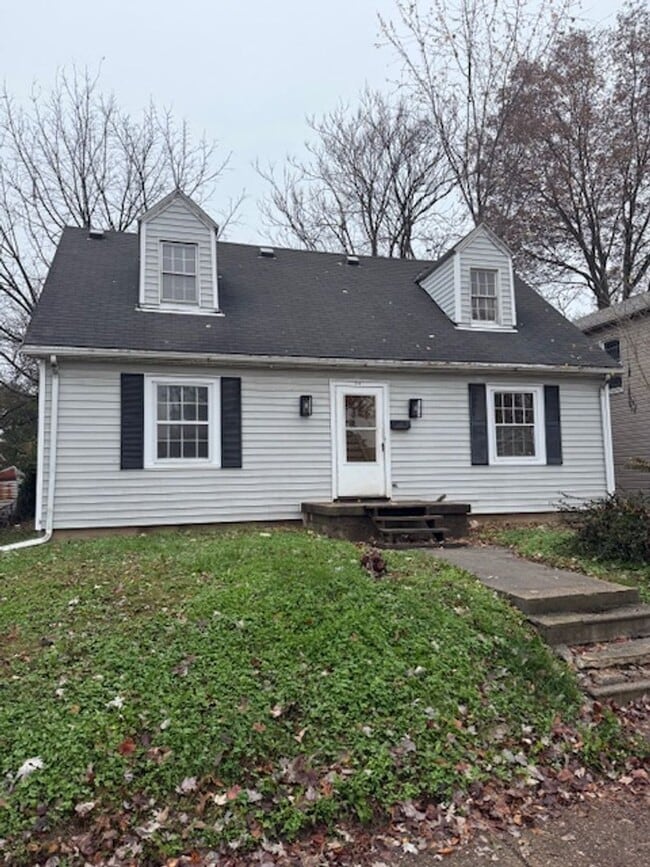 Primary Photo - 511 S Evans Ave